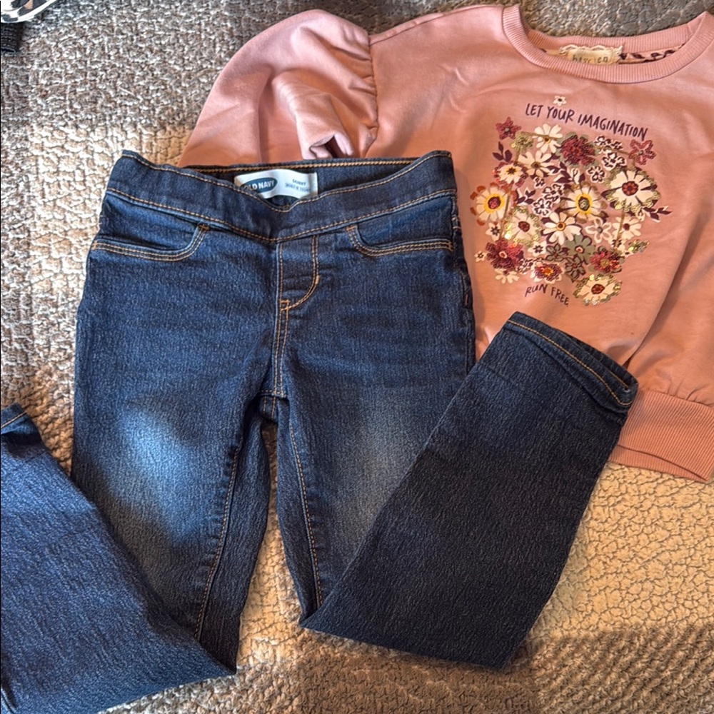 Pink Floral Sweatshirt and old navy Blue Jeans Set Sz 6 girls